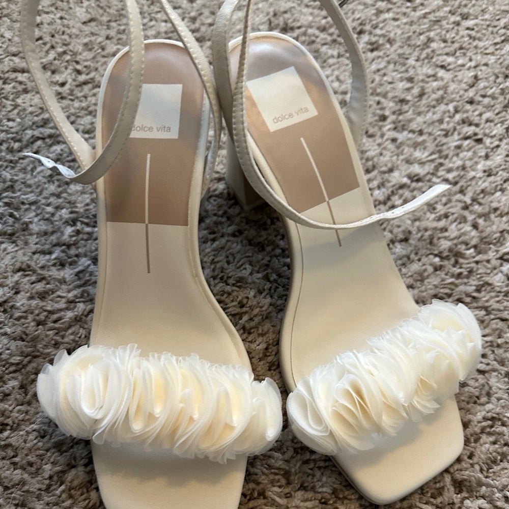 Dolce vita ivory leather heels